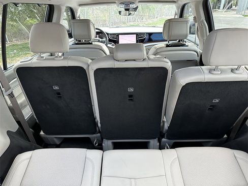 New 2023 Jeep Grand Wagoneer 4WD w/ Flexible Seating Group image 15