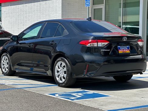Used 2020 Toyota Corolla LE FWD image 6