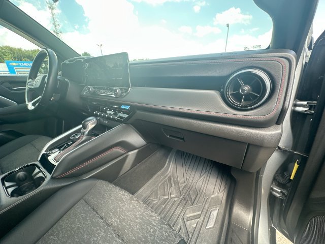 Used 2023 Chevrolet Colorado Z71 AWD/4WD image 39
