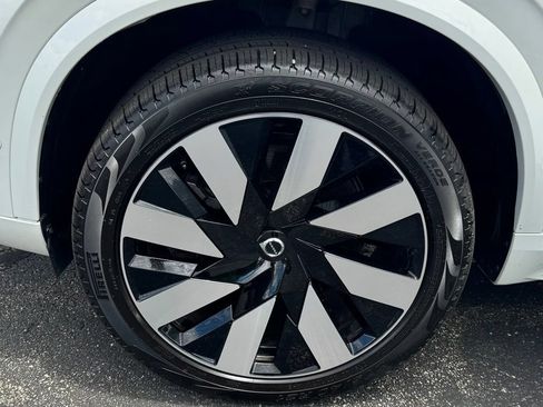 Used 2024 Volvo XC90 T8 Plus w/ Protection Package Premier AWD/4WD image 48