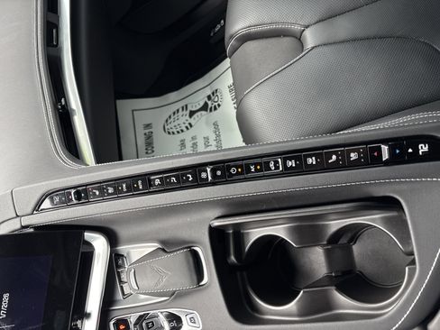 Used 2024 Chevrolet Corvette Stingray Preferred Conv w/ Z51 Performance Package image 24