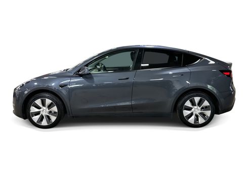 Certified 2023 Tesla Model Y Long Range AWD/4WD image 3