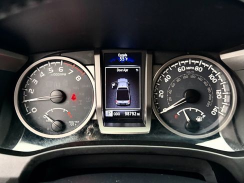 Used 2017 Toyota Tacoma SR5 image 19