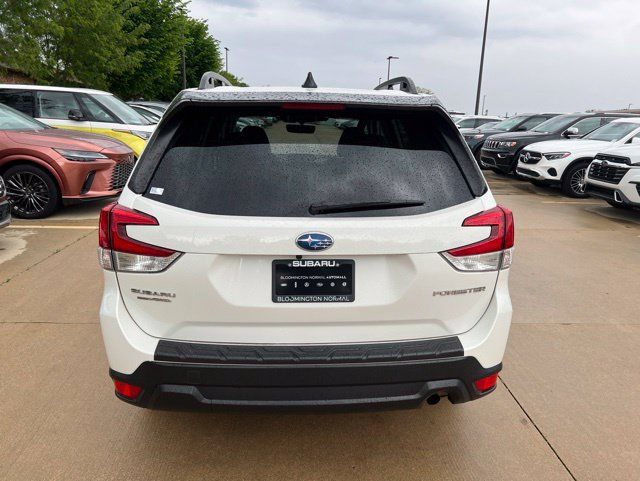 Used 2024 Subaru Forester Premium AWD/4WD image 5
