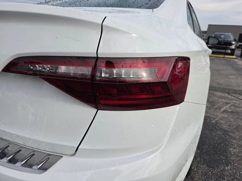 Used 2021 Volkswagen Jetta R-Line w/ R-Line Cold Weather Package FWD image 10