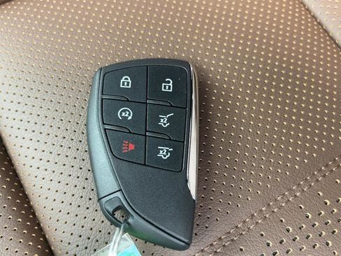 New 2025 Chevrolet Suburban High Country w/ LPO, Illumination Package image 23