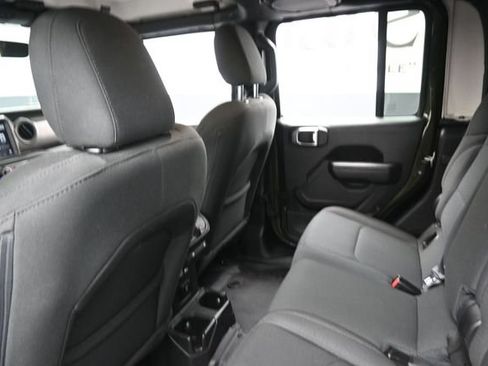 Used 2023 Jeep Gladiator Sport AWD/4WD image 23