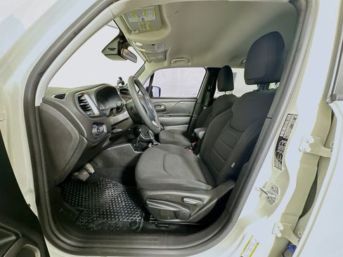 Used 2022 Jeep Renegade Latitude AWD/4WD image 13