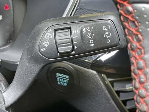 Used 2025 Ford Escape ST-Line Select AWD/4WD image 38