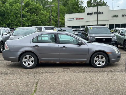 Used 2007 Ford Fusion SE FWD image 3