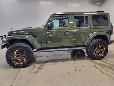 Used 2023 Jeep Wrangler Unlimited Sahara AWD/4WD image 4