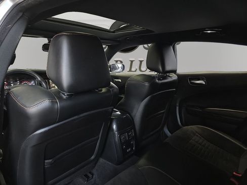 Used 2017 Dodge Charger R/T image 19