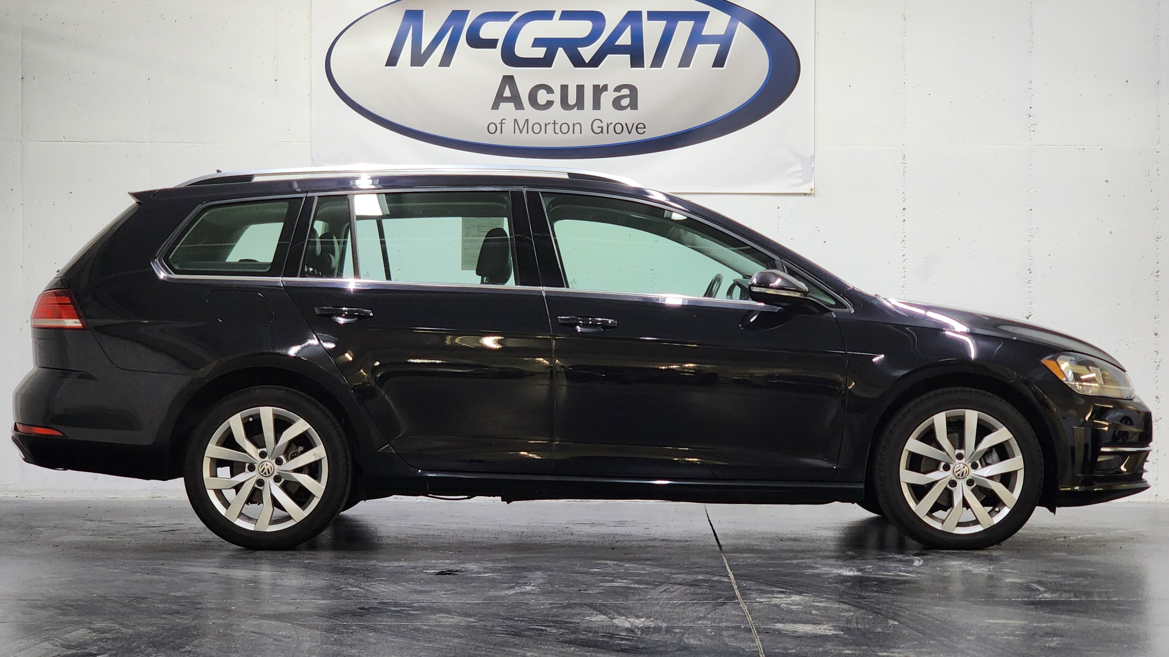 Used 2018 Volkswagen Golf SEL FWD image 5
