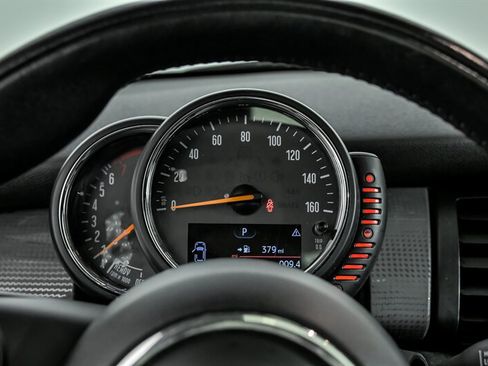 Used 2015 MINI Cooper 4-Door Hardtop image 23