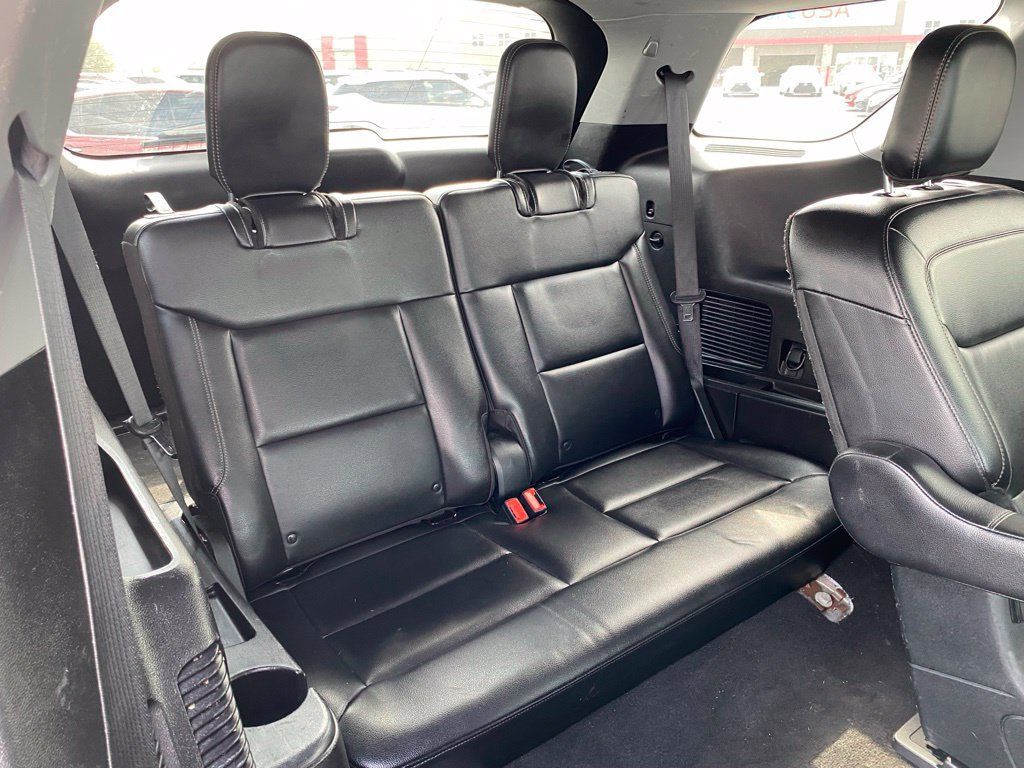 Used 2021 Ford Explorer XLT w/ Equipment Group 202A AWD/4WD image 10