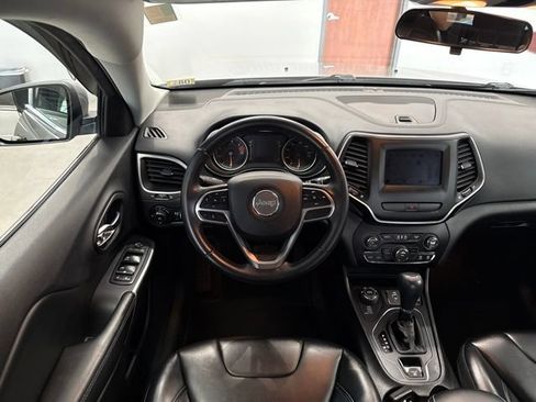 Used 2019 Jeep Cherokee Latitude Plus AWD/4WD image 43