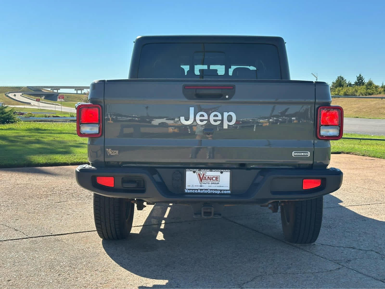 Used 2022 Jeep Gladiator Overland w/ Popular Equipment Package AWD/4WD image 25