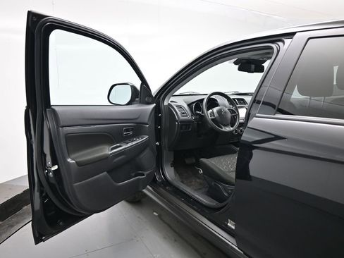 Used 2021 Mitsubishi Outlander Sport ES image 8