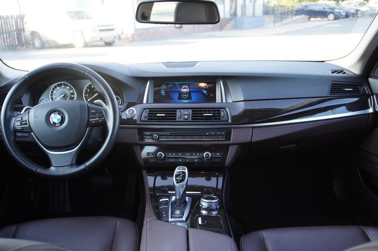 Used 2016 BMW 528i Sedan RWD image 16
