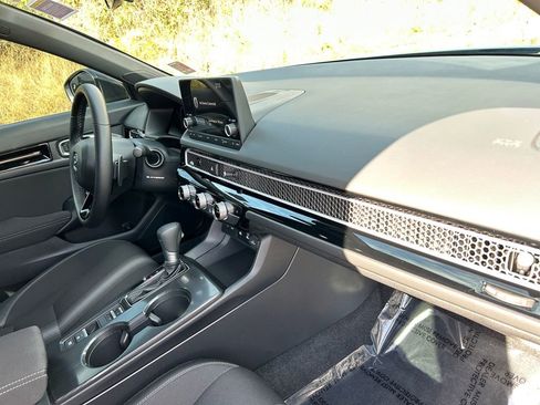 Used 2025 Honda Civic Sport image 27