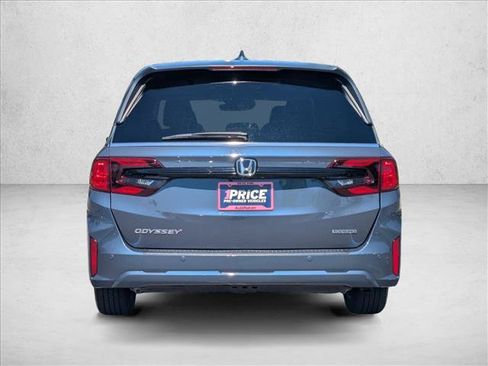 Certified 2025 Honda Odyssey Touring image 7