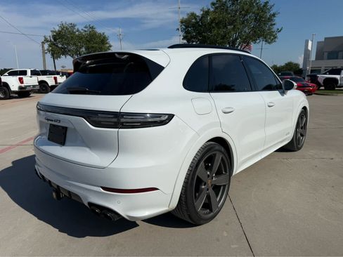 Used 2021 Porsche Cayenne GTS AWD/4WD image 3