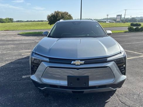Used 2024 Chevrolet Blazer EV LT AWD/4WD image 2