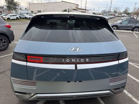 Used 2024 Hyundai Ioniq 5 Limited image 9