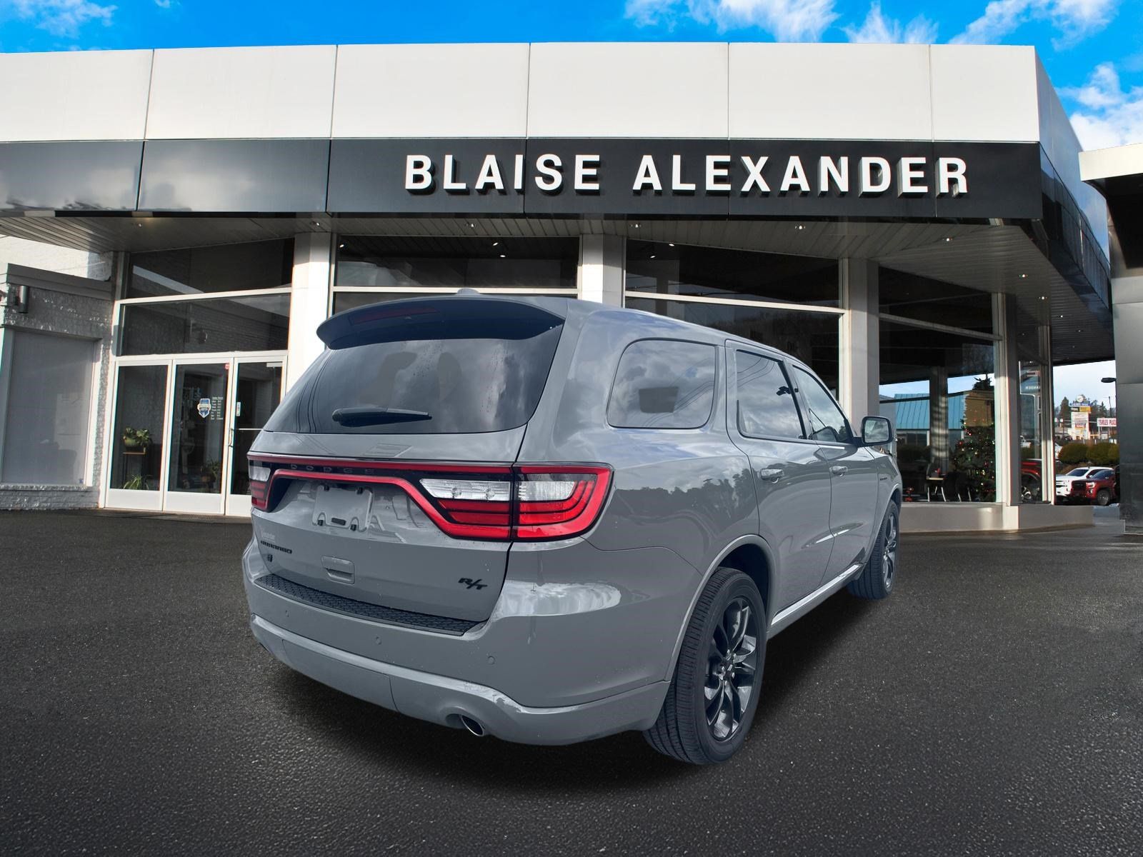 Used 2022 Dodge Durango R/T w/ Blacktop Package AWD/4WD image 3