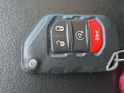 Used 2018 Jeep Wrangler Unlimited Sport S AWD/4WD image 32