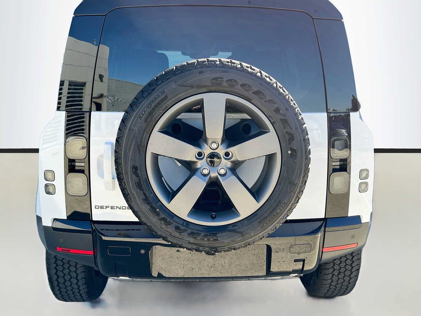 New 2026 Land Rover Defender 110 S AWD/4WD image 4