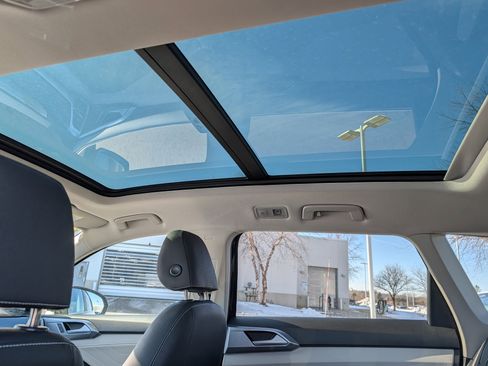 New 2026 Volkswagen Taos SEL image 9