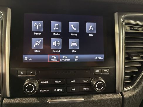 Used 2018 Porsche Macan image 26