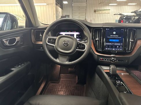 Used 2023 Volvo XC60 B5 Plus AWD/4WD image 17