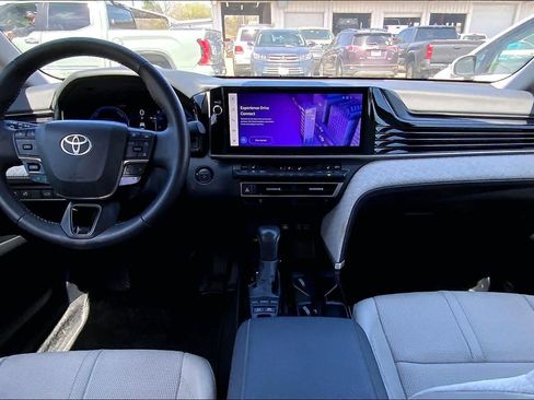 Used 2025 Toyota Camry XLE image 15