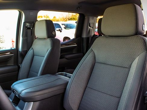 Used 2025 GMC Sierra 1500 Elevation image 31