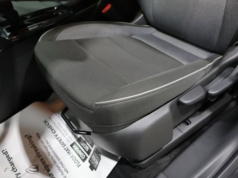 Used 2025 Chevrolet TrailBlazer LT AWD/4WD image 10