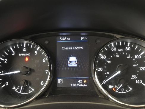 Used 2020 Nissan Rogue Sport SV FWD image 18