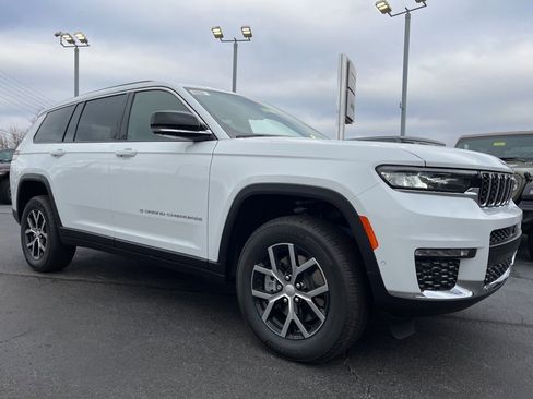 New 2025 Jeep Grand Cherokee L Limited w/ Luxury Tech Group II image 48