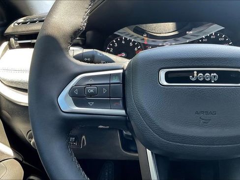 New 2024 Jeep Compass Latitude image 17