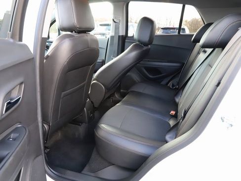 Used 2021 Chevrolet Trax LT w/ Redline Edition image 16