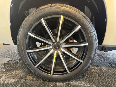 Used 2011 Cadillac Escalade EXT Premium image 39