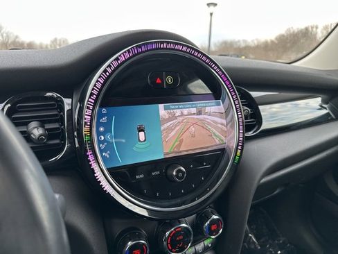 Used 2023 MINI Cooper 2-Door Hardtop image 21