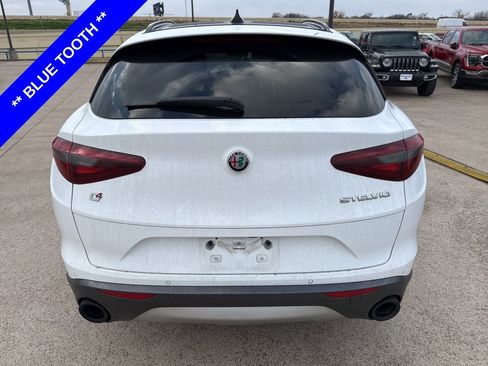 Used 2022 Alfa Romeo Stelvio Ti image 9