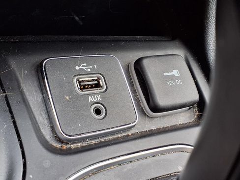 Used 2020 Jeep Cherokee High Altitude AWD/4WD image 17