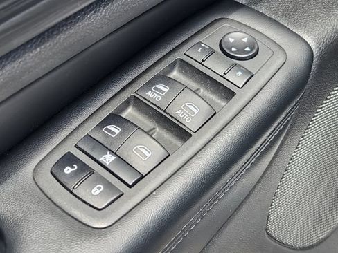 Used 2021 Jeep Grand Cherokee Laredo RWD image 22