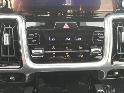 Used 2021 Kia Sorento SX AWD/4WD image 23
