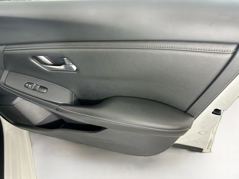 Used 2018 Chevrolet Equinox LT image 30