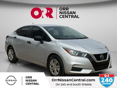 Used 2022 Nissan Versa S w/ Trunk Package FWD image 3