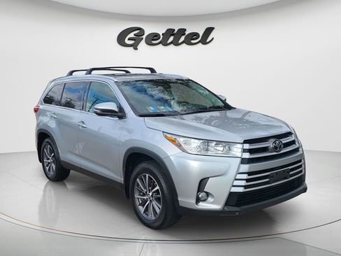 Used 2019 Toyota Highlander XLE image 2